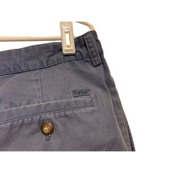 IZOD SIZE 34 BLUE CASUAL SHORTS - Picture 2 of 4